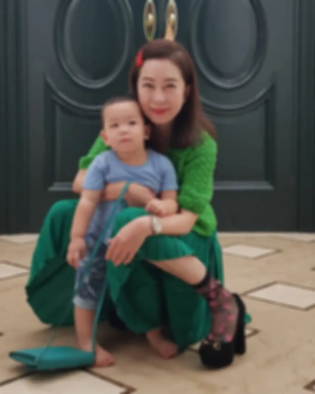 Rosy Riady bersama salah satu cucunya  