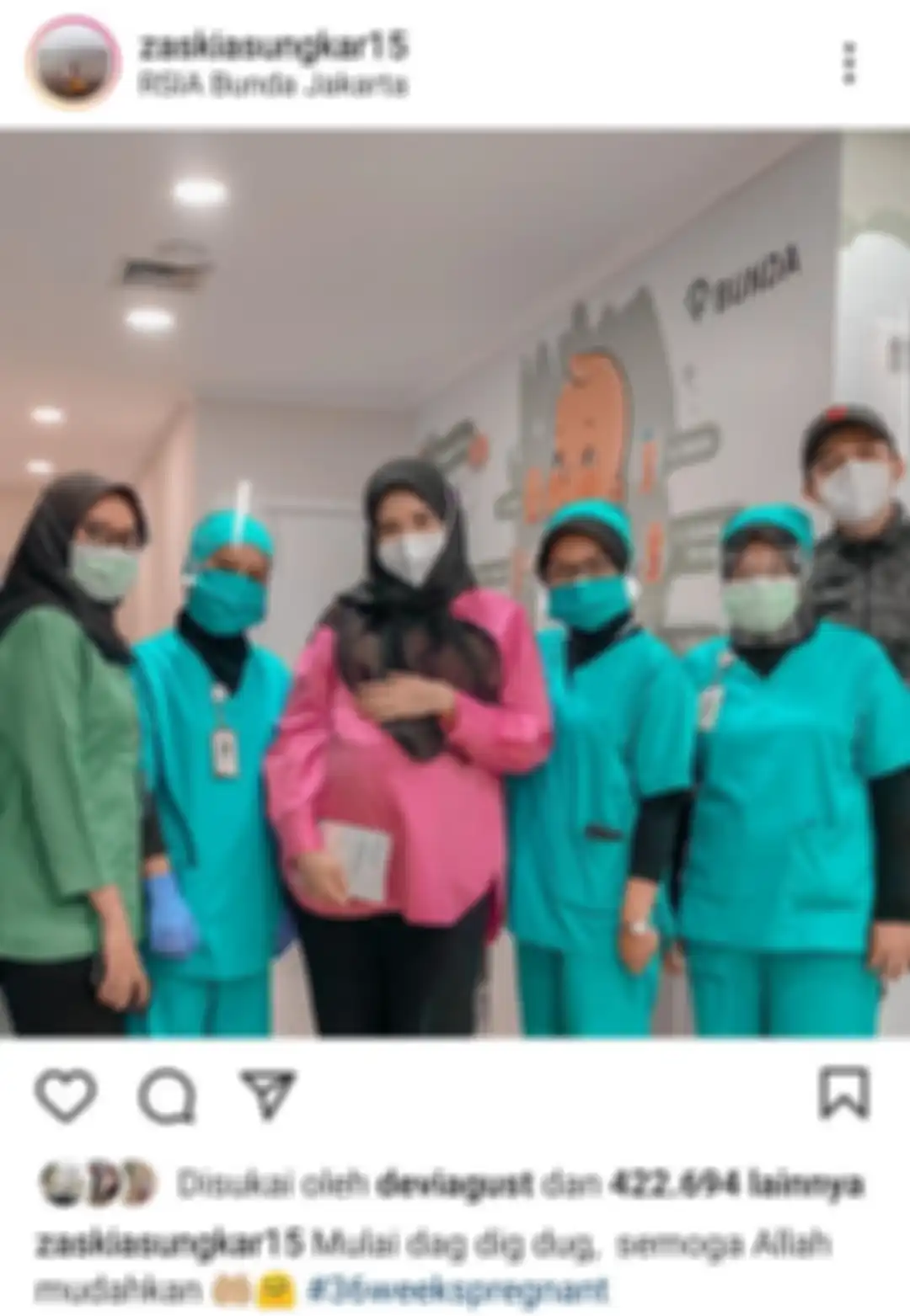 Zaskia Sungkar sudah memasuki bulan ke-9 kehamilan