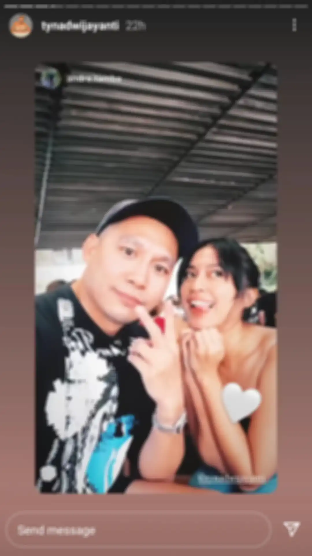 Tyna Dwi Jayanti Habiskan Momen Tahun baru 2022