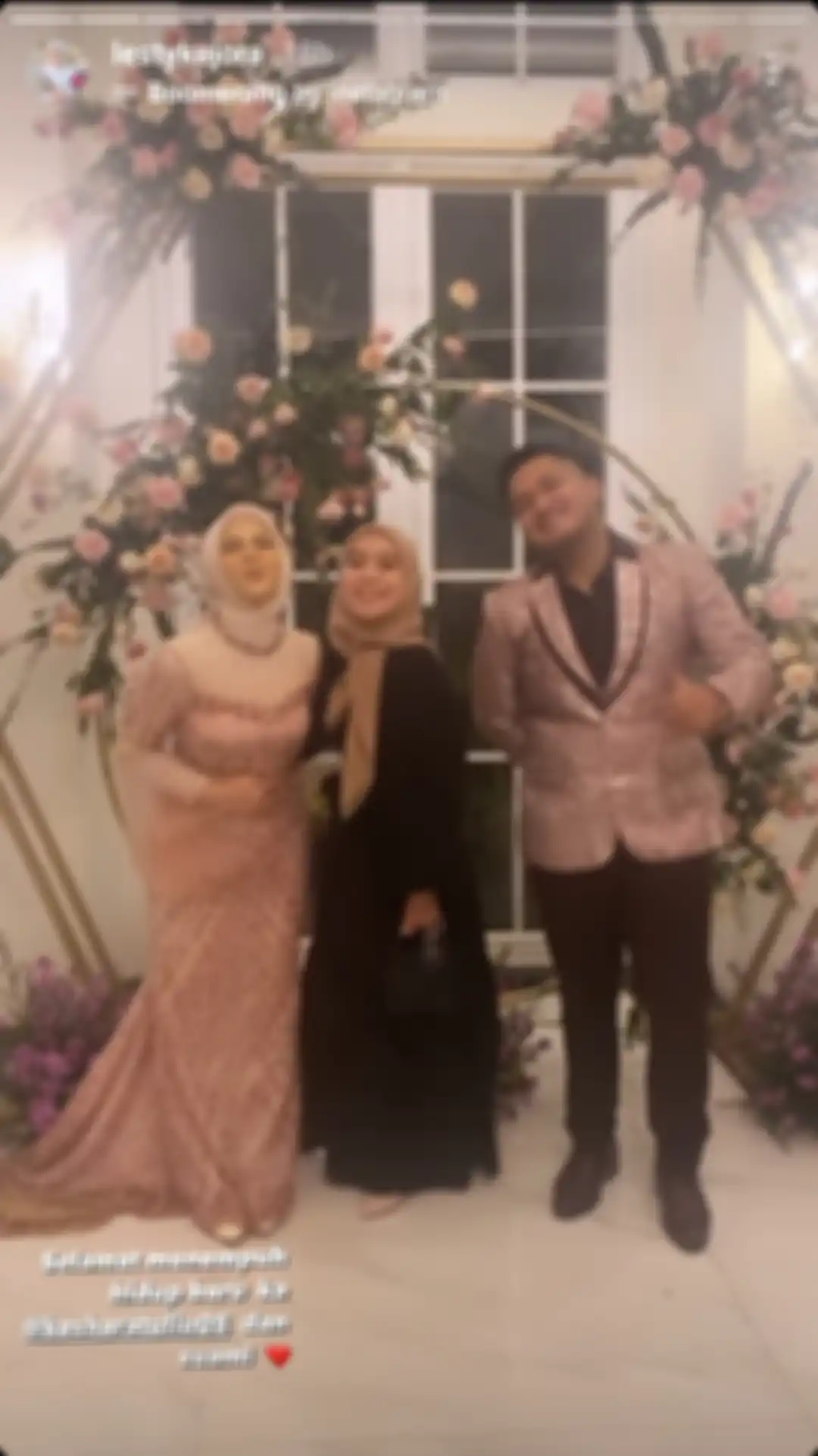 Lesti Kejora saat datang ke pernikahan Kesha Ratuliu