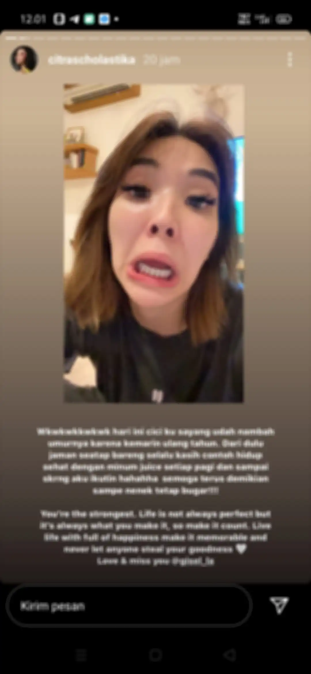 Citra Scholastika mengungkapkan perilaku Gisella Anastasia selama tinggal bersamanya.