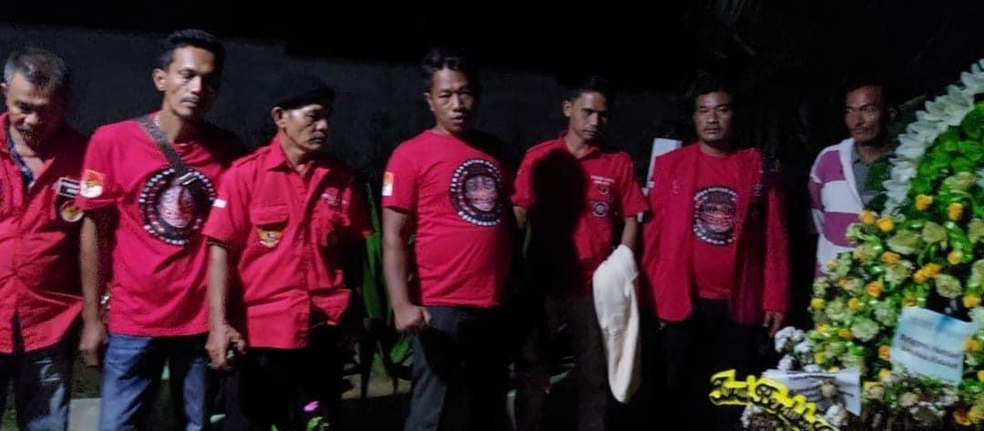 Keluarga Brigadir Yosua beri peringatan keras ke pihak ini jelang autopsi ulang. Foto kondisi makam yang dijaga ketat 24 jam jadi sorotan.