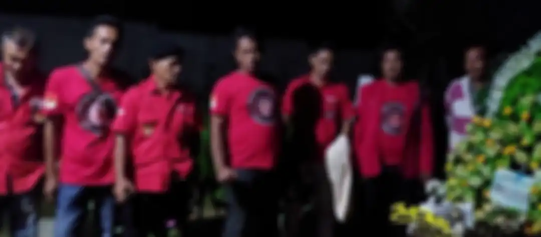 Keluarga Brigadir Yosua beri peringatan keras ke pihak ini jelang autopsi ulang. Foto kondisi makam yang dijaga ketat 24 jam jadi sorotan.