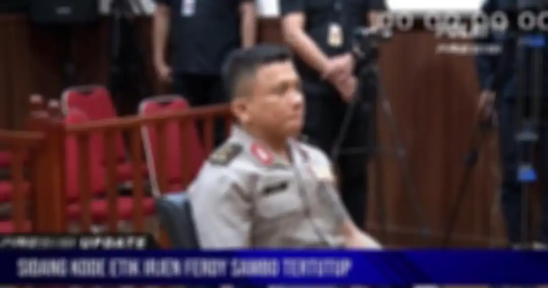 Respons Ferdy Sambo kehilangan gaji segini usai dipecat dari Polri jadi sorotan. Dia terbiasa transfer ratusan juta buat urusan rumah.