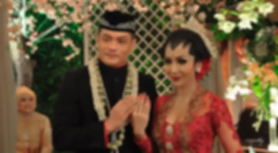 Foto lawas Jaksa Pinangki Sirna Malasari yang kini resmi dipecat. Jaksa Pinangki menikah kedua kali pada 1 November 2014 dengan mas kawin kalung berlian.