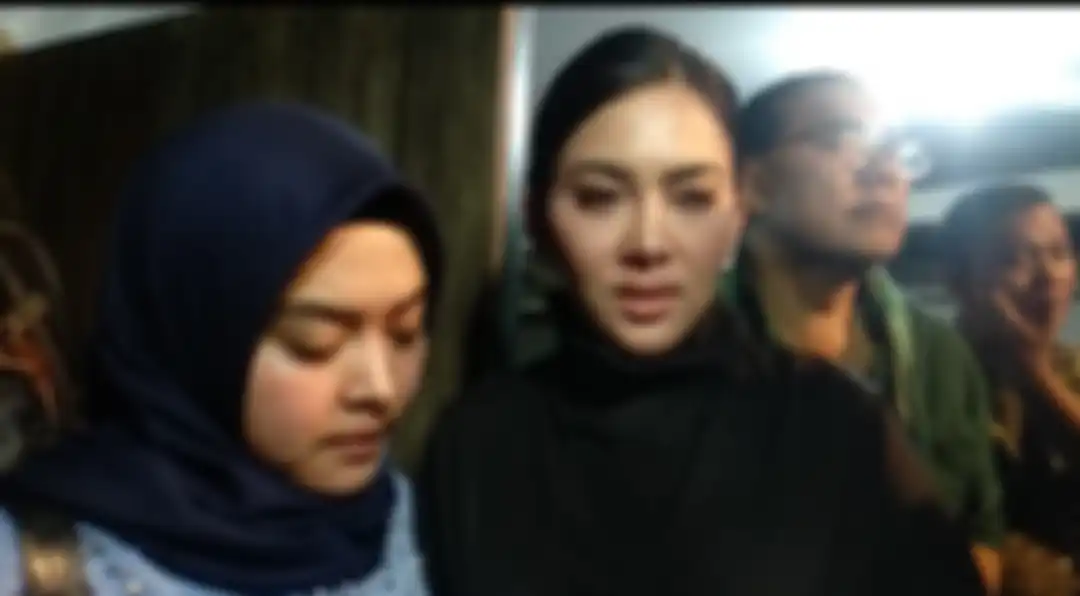Aisyahrani dan Syahrini saat dijumpai Grid.ID di kediaman Bunga Citra Lestari, yang berada di kawasan Pejaten, Jakarta Selatan, Rabu (19/2/2020).