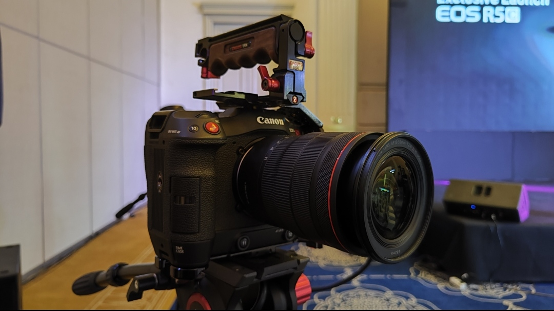 Kamera Canon EOS R5 C di Indonesia.