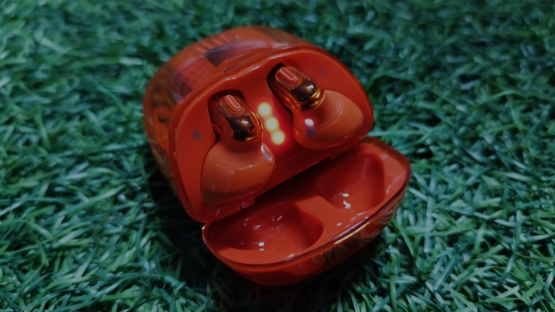 JBL Tune 225 Ghost Edition