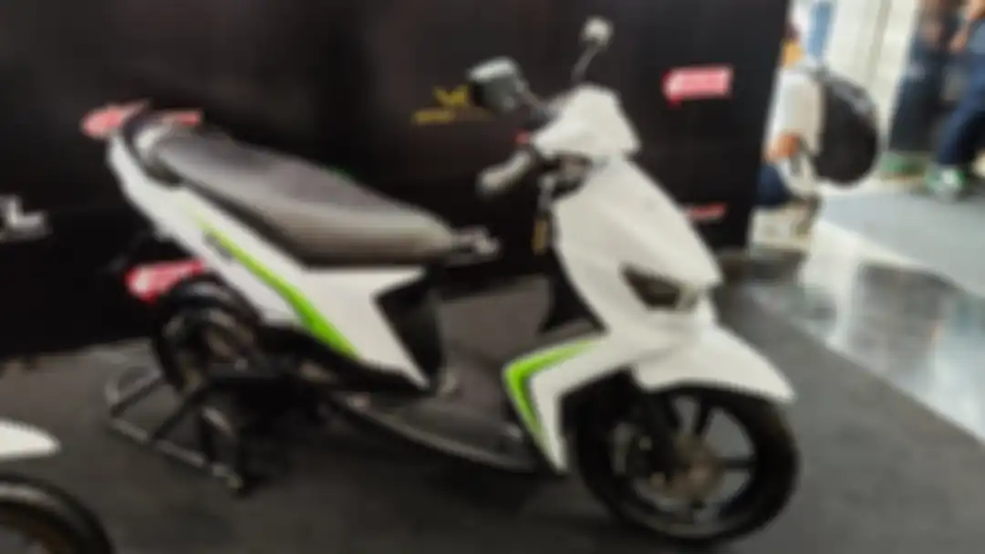 Motor konvensional yang dikonversi menjadi motor listrik oleh IATO dalam acara Olx Autos IMX 2022