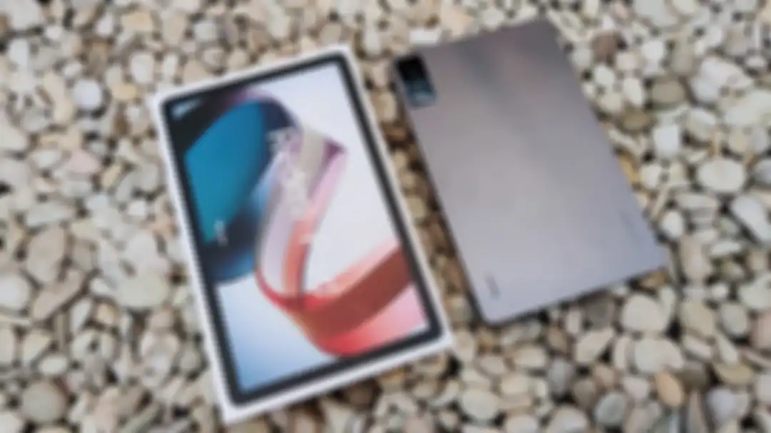 Ilustrasi isi kotak pembelian Redmi Pad di Indonesia yang dijual seharga Rp 3.499.000.