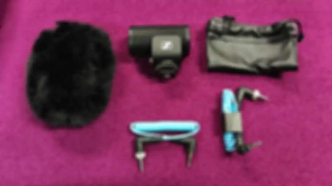 Isi kotak pembelian Sennheiser MKE 200.