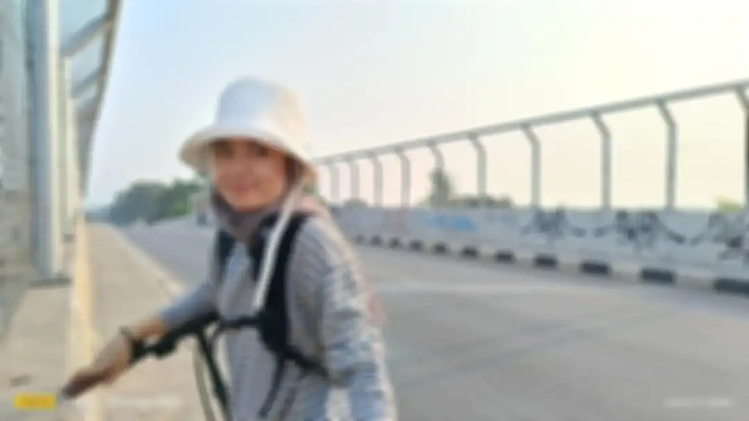 Hasil foto kamera 108 MP realme 11 di siang hari.
