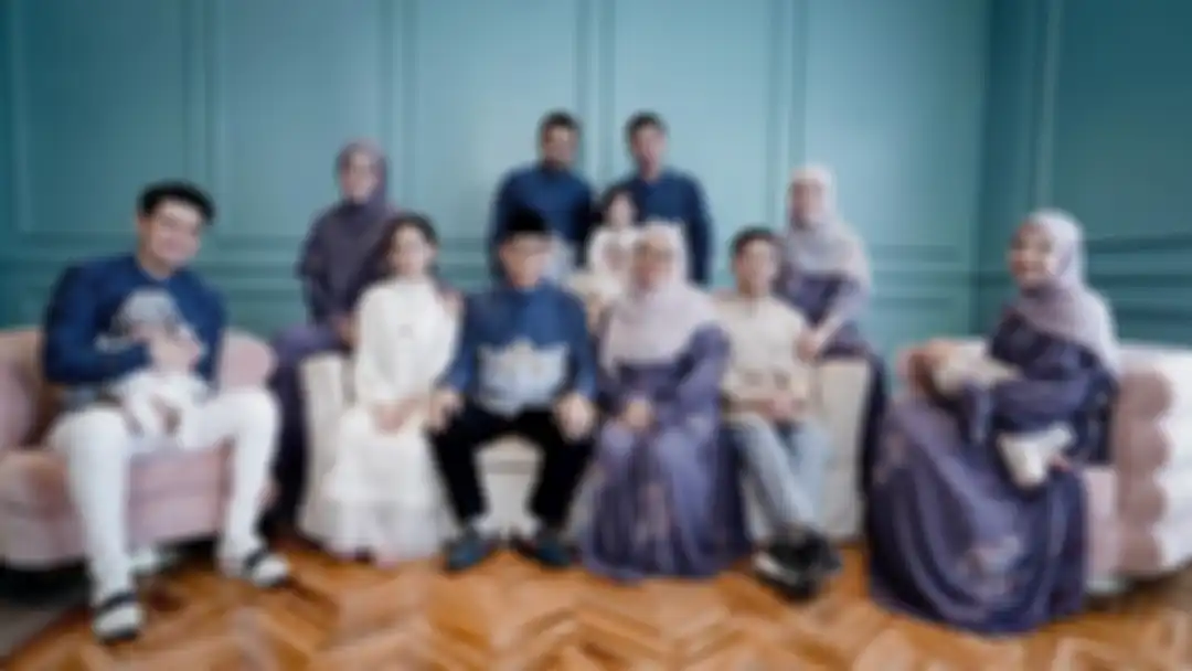 Ayah Irwansyah saat foto bareng keluarganya. Kondisi ibunda Irwansyah makin drop usai ditinggal pergi kekasih hati.
