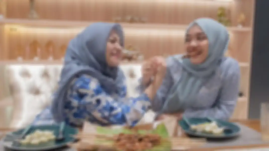 Masalah Nathalie Holscher dan Putri Delina tampaknya belum selesai. Sikapnya di momen ulang tahun anak Sule jadi sorotan.
