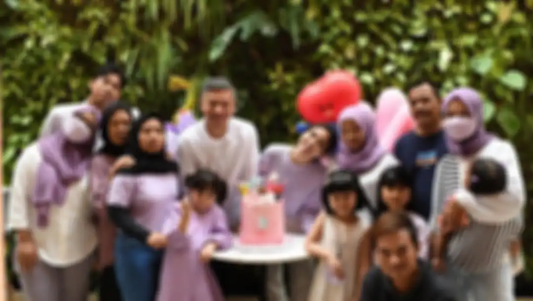 Pengasuh Gempi dapat perlakuan begini dari Gisel. Namun, janda Gading Marten dihujat gegara panggil kuda dengan nama Aisyah. 