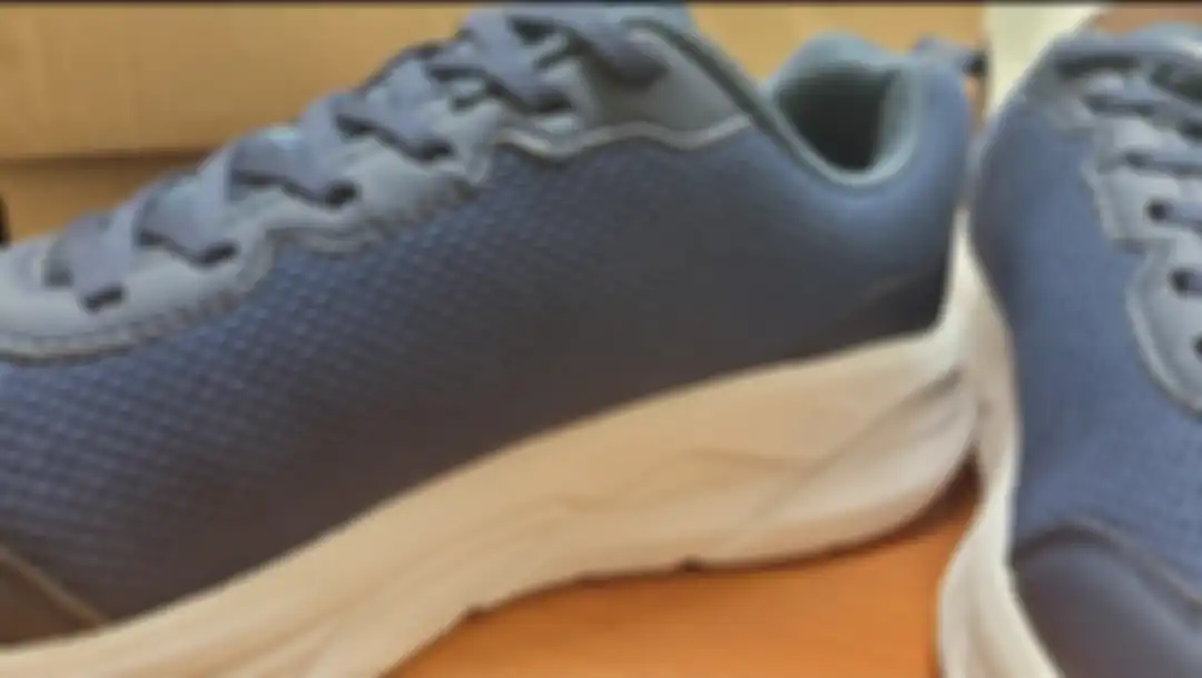 Bantalan dari Power Men Sneakers DuoFoam Max 100 Ex, yang bisa berefek bikin kamu lebih tinggi.