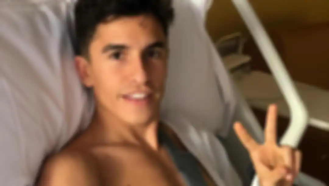 Setelah operasi ke-3 dilakukan, pembalap tim Repsol Honda, Marc Marquez kirim pesan pertamanya dari Rumah Sakit.