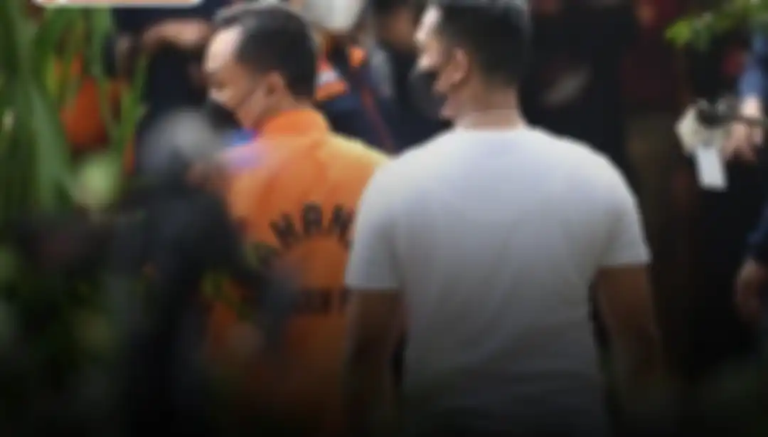 Bripka Ricky Rizal mengaku menuruti permintaan Kuat Maruf sopir Ferdy Sambo. Dia melihat Putri Candrawathi dalam kondisi begini.
