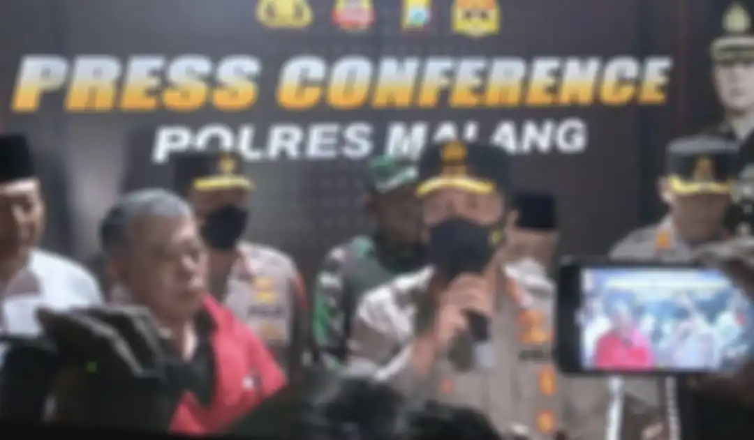 Ini profil Kapolda Jatim Irjen Nico Afinta yang sempat disorot soal kasus Ferdy Sambo. Kini, sebut tembakan gas air mata sudah sesuai SOP.