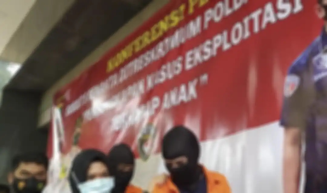 Foto artis sinetron CA terkuak. Bahkan, warga menjuluki hotel tempat dia beroperasi sebagai sarang kondom bekas. Begini nasibnya sekarang.