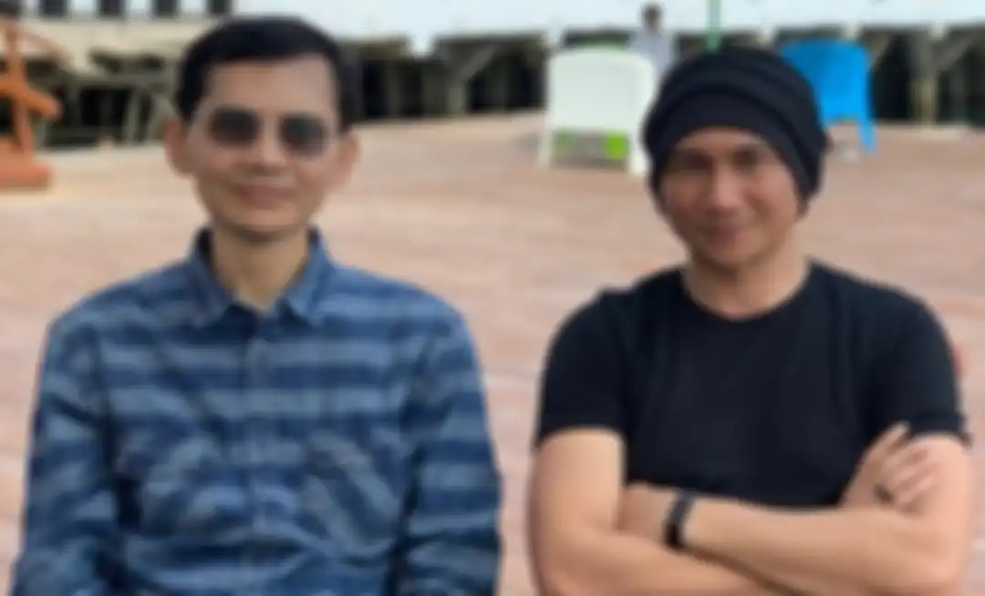 Hadi Pranoto (kiri) Anji Manji (kanan)