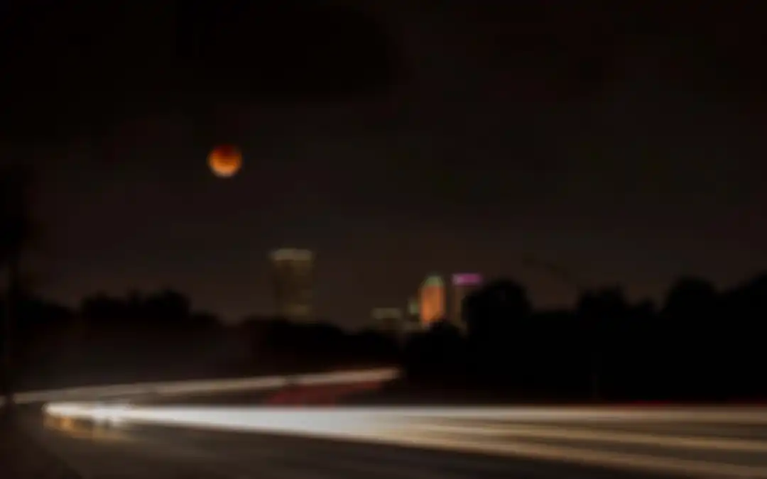 Foto gerhana bulan total. Cara memotret gerhana bulan total dengan HP yang bisa kita lakukan di rumah. 