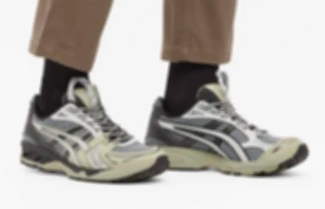 Review Asics x Kiko Kostadinov Gel Kayano-14: Pas untuk Jalan-Jalan Stylish Seharian