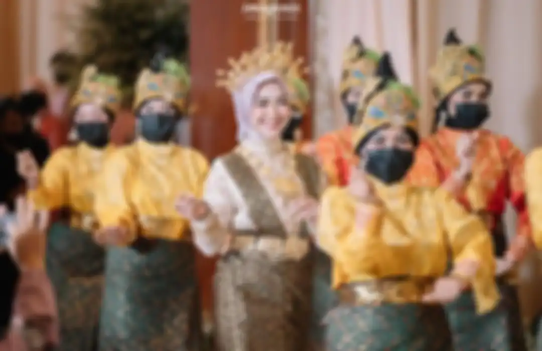 Disentil netizen soal ramalan Hard Gumay yang menyebut video syur artis inisial R, respons Ria Ricis bikin netizen kicep. 