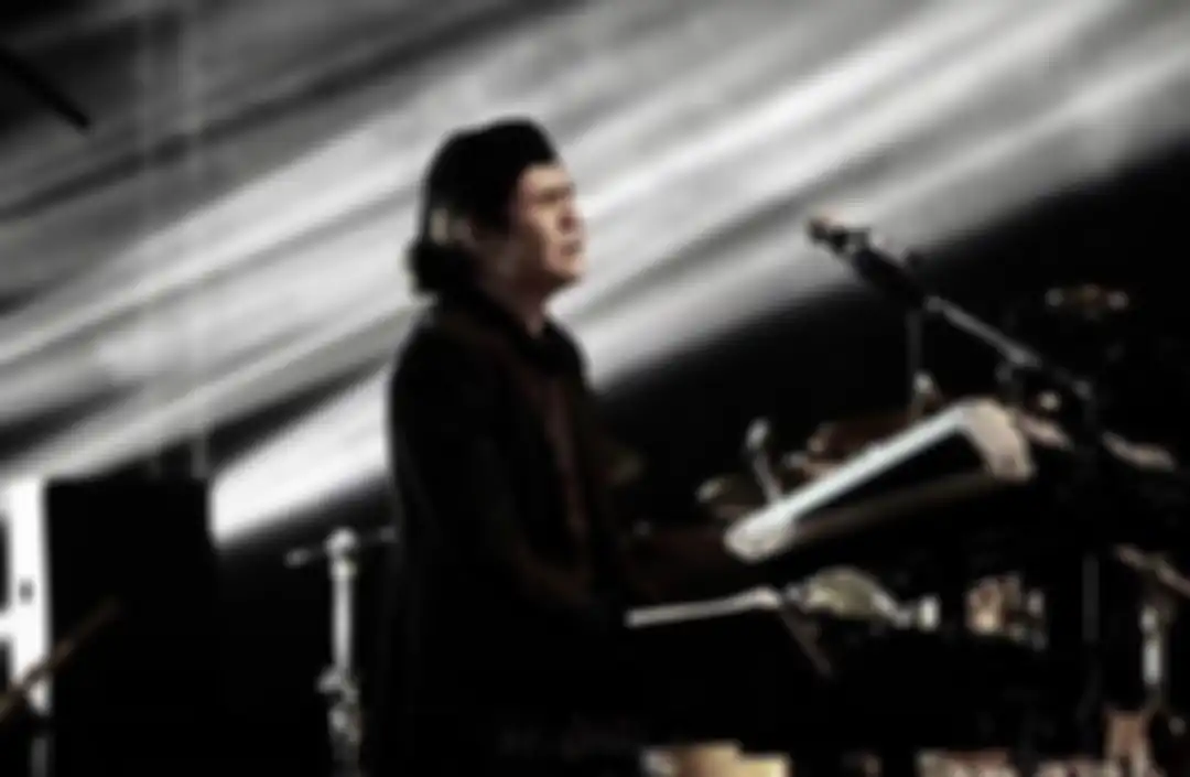 Potret Dul Jaelani menangis saat konser Dewa 19