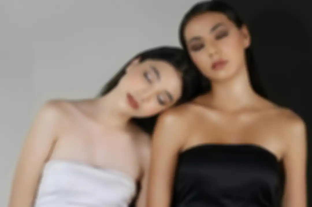 Foto Lea Ciarachel (kiri), artis 15 tahun yang memberi reaksi tak terduga usai adegan ranjangnya di Suara Hati Istri picu kontroversi.