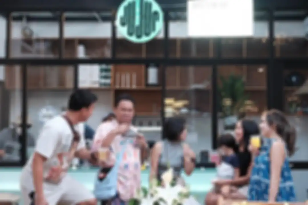 Terlepas dari foto Gisel pakai dress biru banjir pujian, komedian muda ini kebanjiran job gegara roasting kekasih ibunda Gempi. Begini ceritanya.
