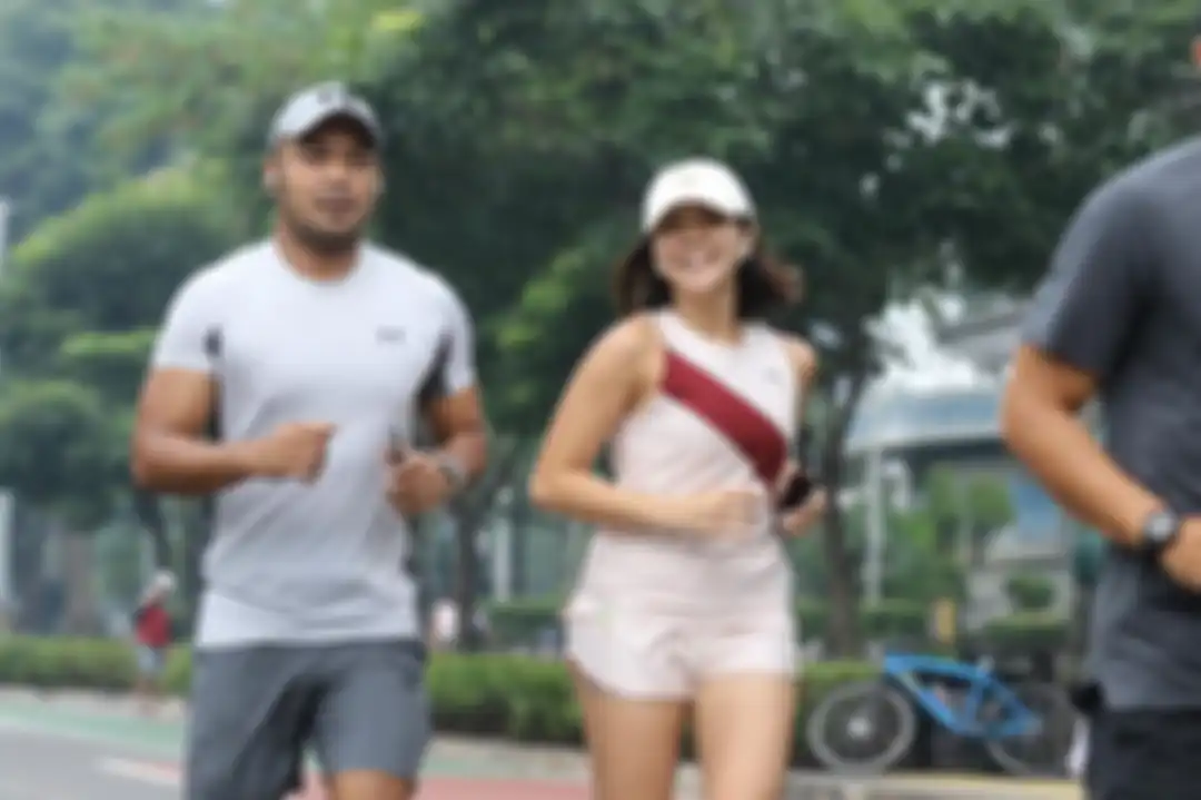 Inilah 3 foto cantik Gisella Anastasia atau Gisel lakukan olahraga lari di Sabtu pagi. Netizen auto ngeluh begini. 
