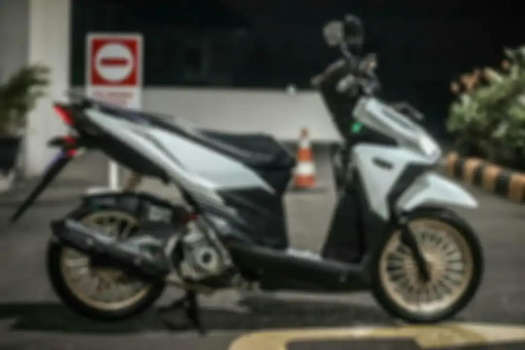 Modifikasi Honda Vario 150, body dengan kelir putih diberi coating