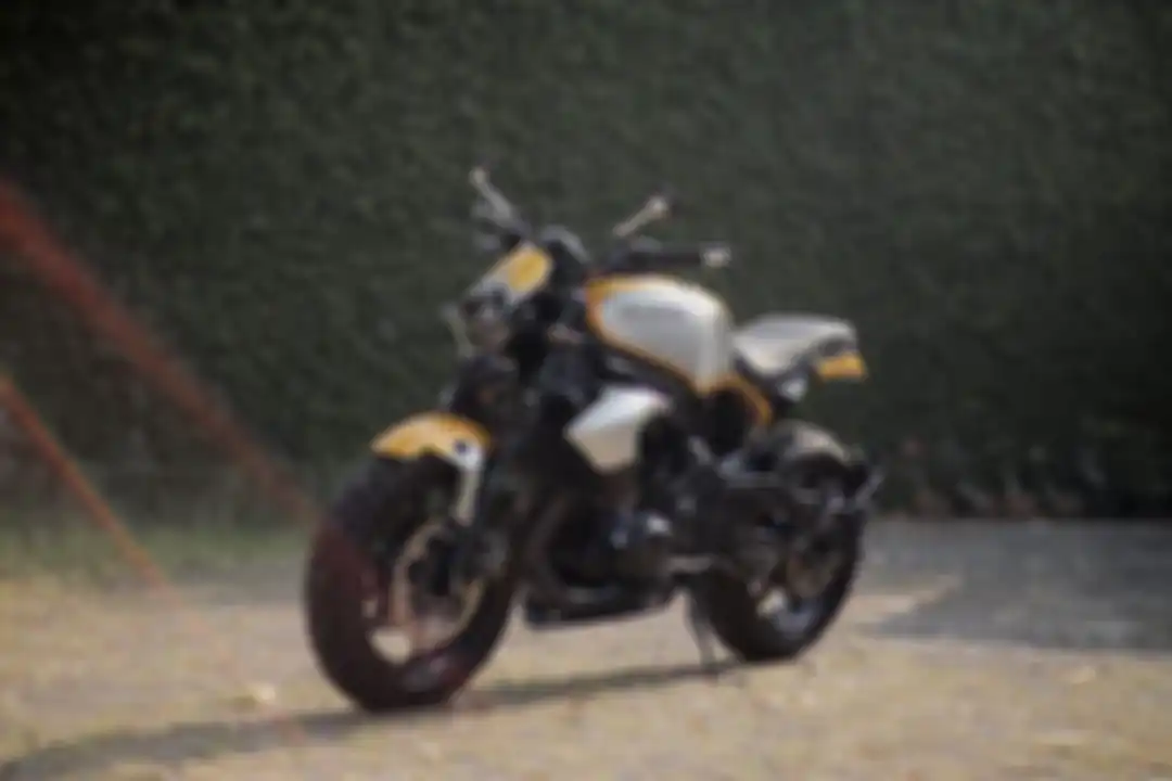 Modifikasi Kawasaki ER-6n bergaya scrambler garapan Batakastem Workshop.