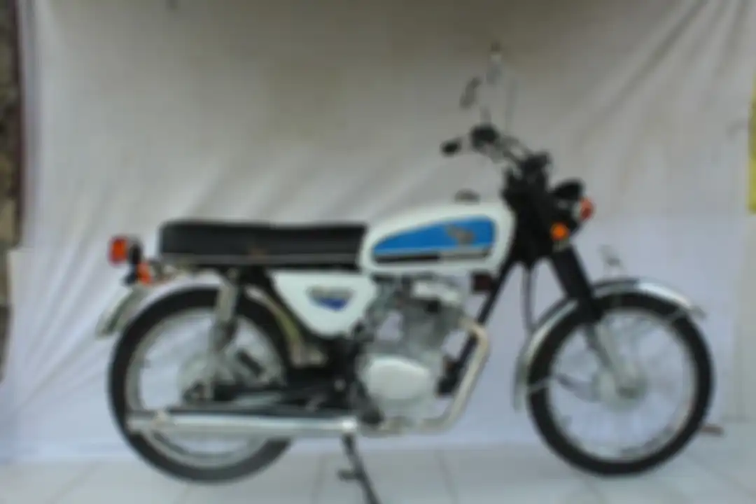 Honda CB100 di bengkel Central Classic Custom