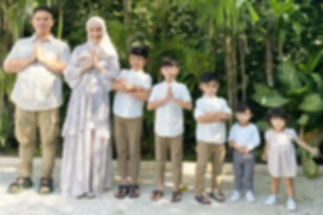 Ratna Galih dan keluarga