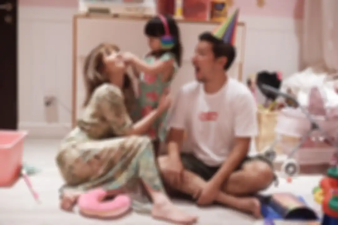 Gading Marten rupanya masih menyimpan sejumlah foto dirinya mesra dengan mantan istrinya, Gisel.