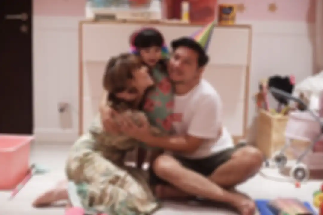 Gading Marten rupanya masih menyimpan sejumlah foto dirinya mesra dengan mantan istrinya, Gisel.