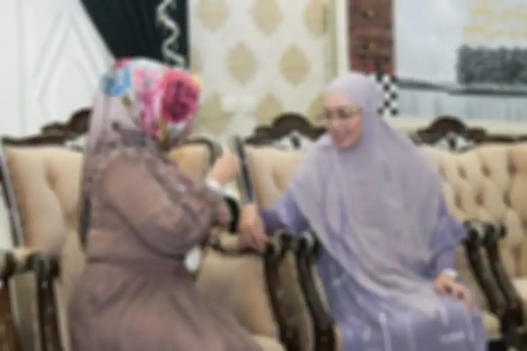 Bupati Purwakarta memberikan klarifikasi soal pacar baru. Istri Dedi Mulyadi sengaja tutup kolom komentar foto Instagram. 