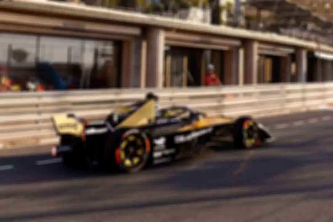 Mobil balap Formula E Gen3 dari tim DS Penske. 