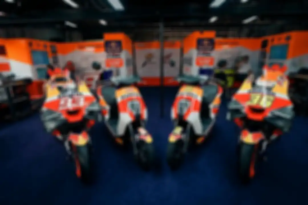 Honda RC213V dan Honda EM1 E