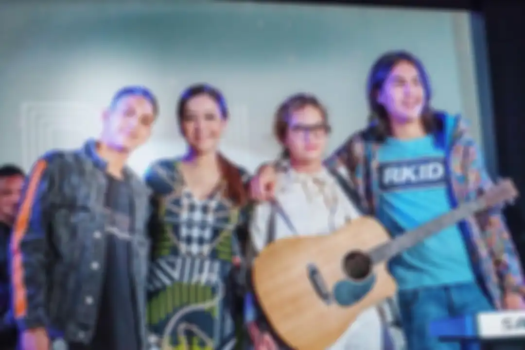 Maia Estianty & 3 putranya, Al Ghazali, El Rumi, dan Dul Jaelani