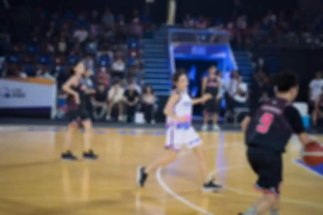 Inilah 4 foto estetik Gisel saat ikut main bola basket. Netizen malah usil mengomentari foto slide terakhir. Pacar baru ya?