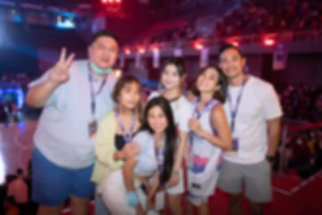 Inilah 4 foto estetik Gisel saat ikut main bola basket. Netizen malah usil mengomentari foto slide terakhir. Pacar baru ya?
