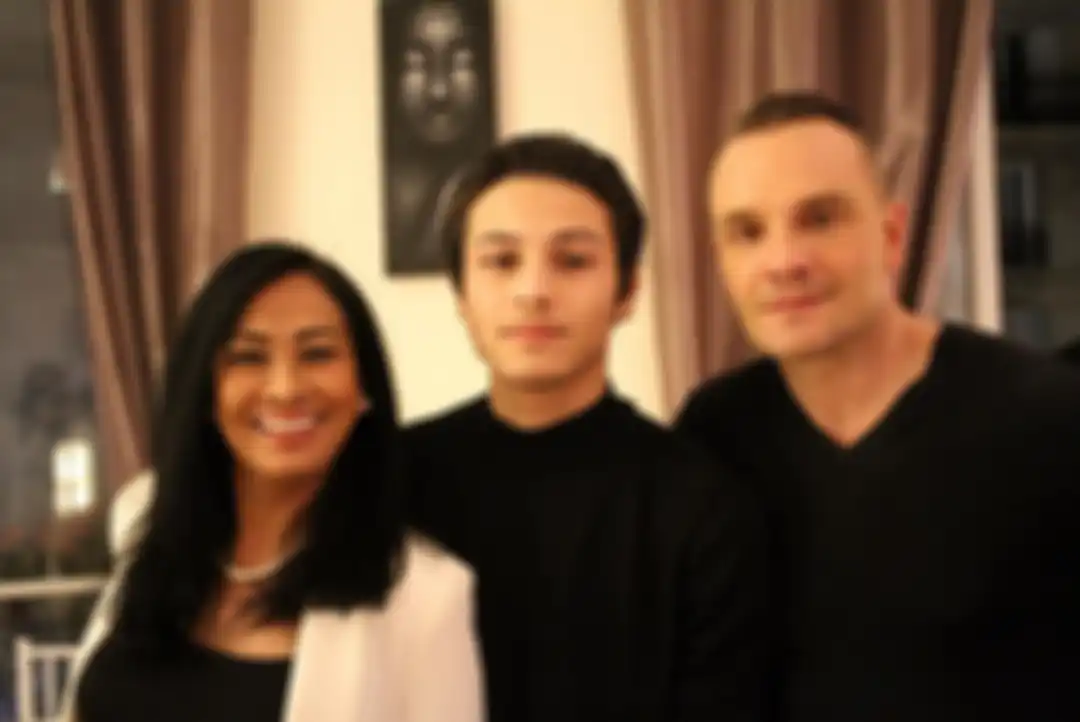 Adik Alyssa Daguise dan orang tua 