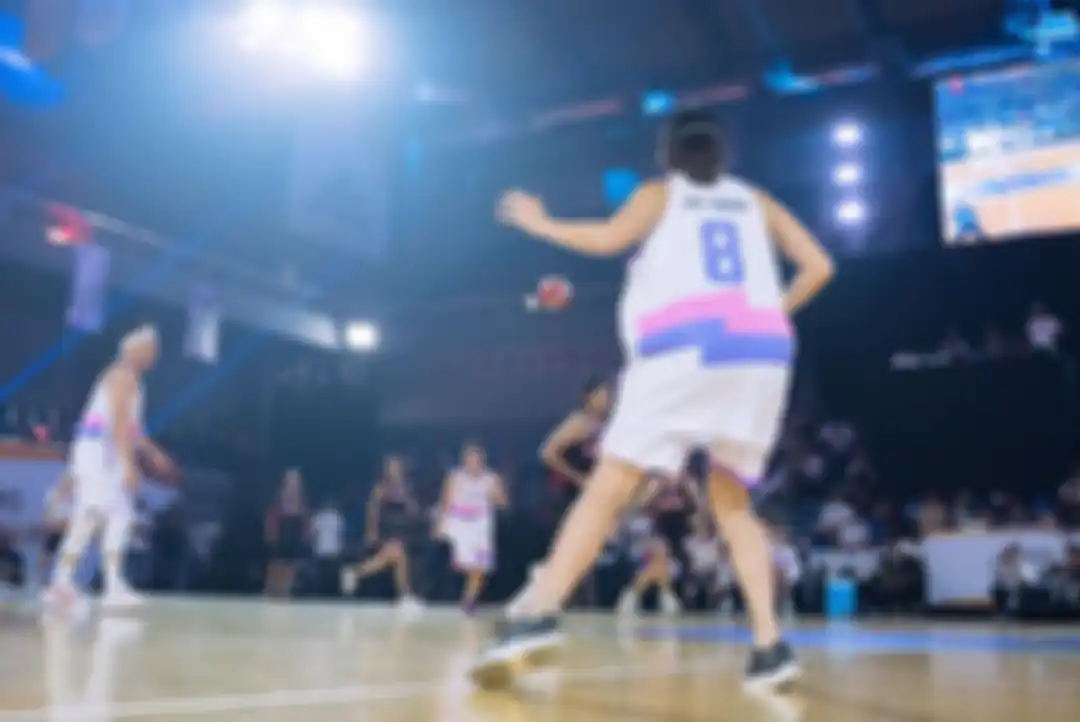 Inilah 4 foto estetik Gisel saat ikut main bola basket. Netizen malah usil mengomentari foto slide terakhir. Pacar baru ya?