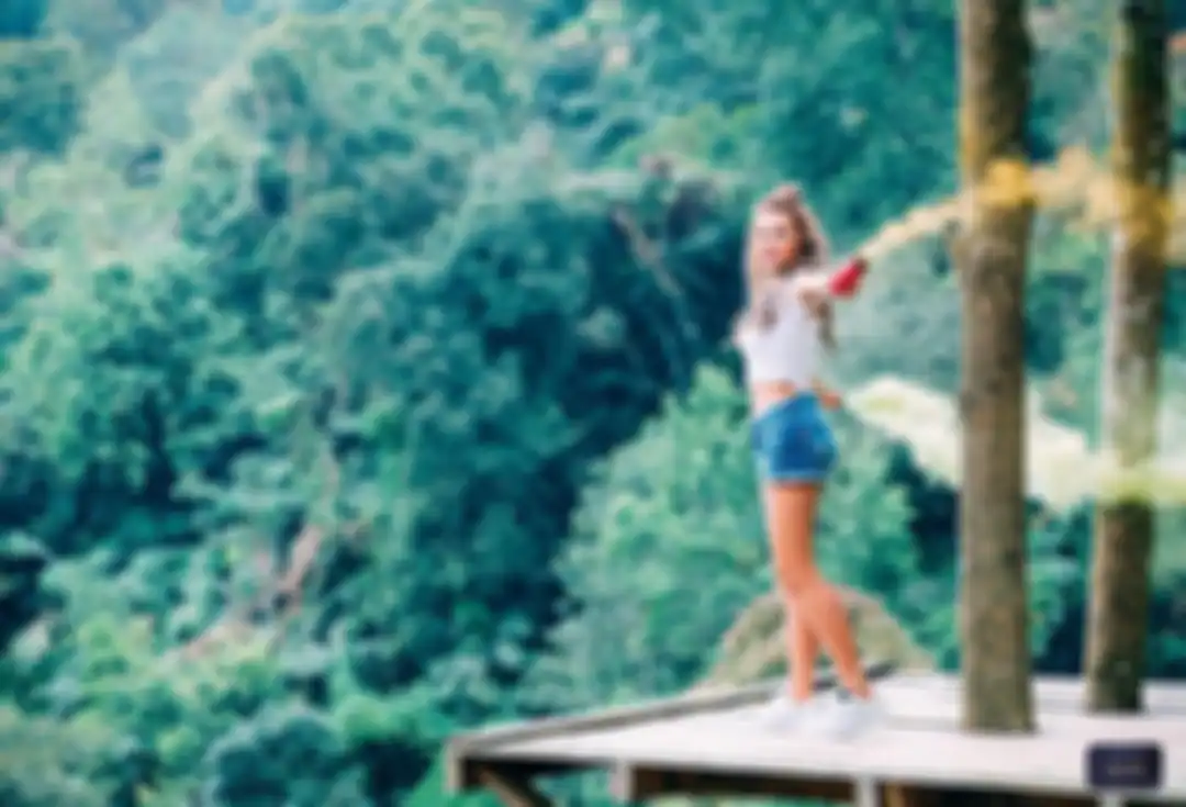 Berusia 20 Tahun, Gaya Seksi Aurel Hermansyah dengan Hot Pants Stylish Banget ! - Crop Top dan Hot Pants