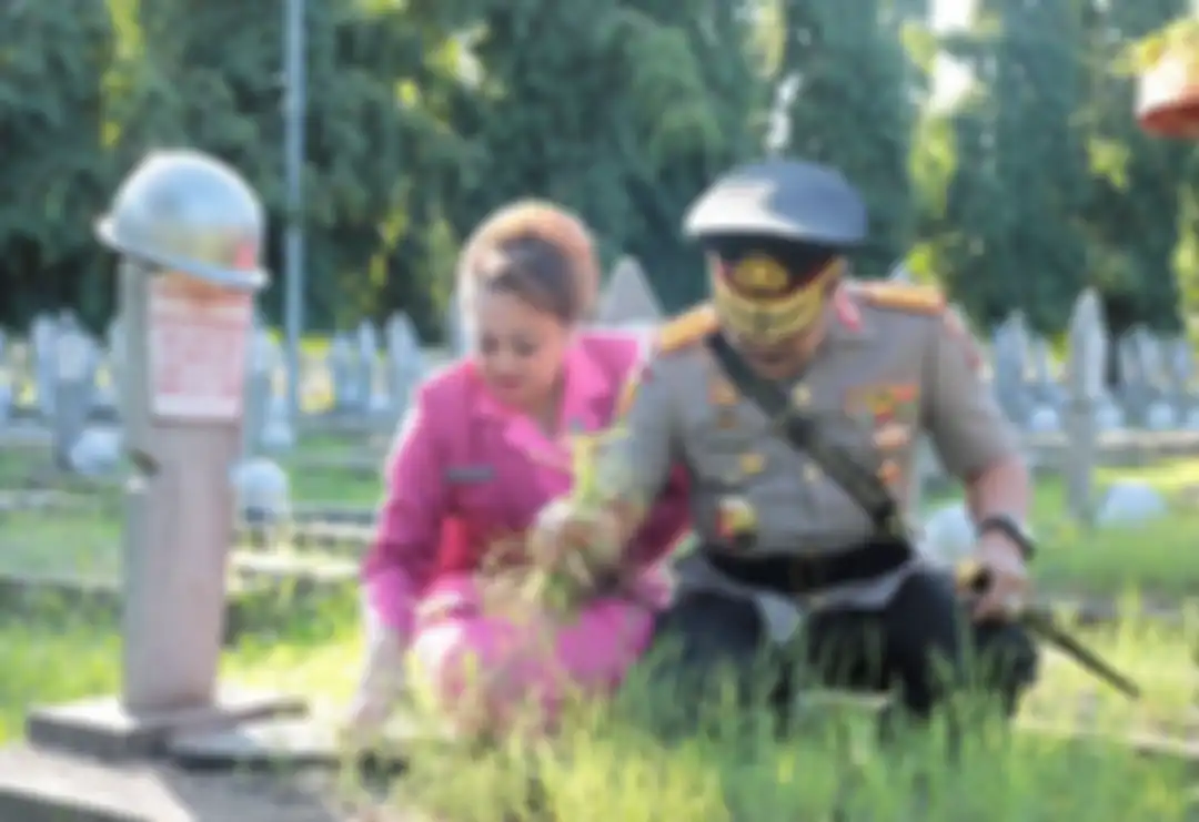 Tabiat asli Kabareskrim Komjen Agus Andrianto yang murka istri Ferdy Sambo berbohong terkuak usai pipinya dicubit sosok ini.