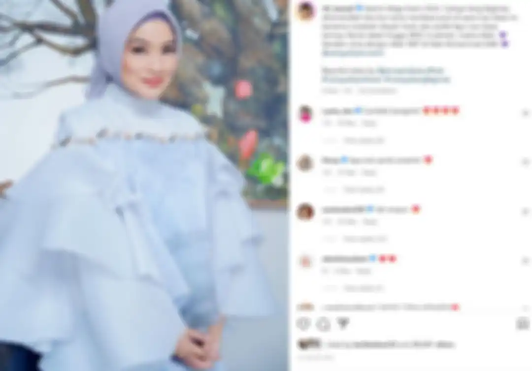Titi Kamal saat tampil anggun kenakan hijab