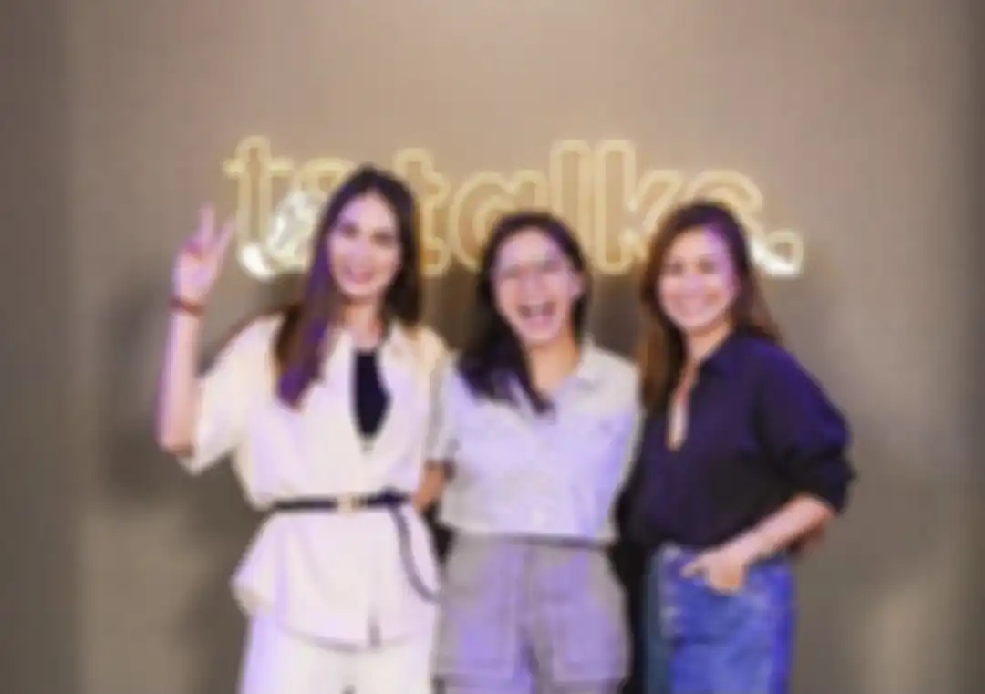 Luna Maya sudah tidak lagi berhubungan dengan Syahrini. Mantan Ariel Noah ini kegiarangan saat tahu Hesti Purwadinata ikut diblokir Syahrini.
